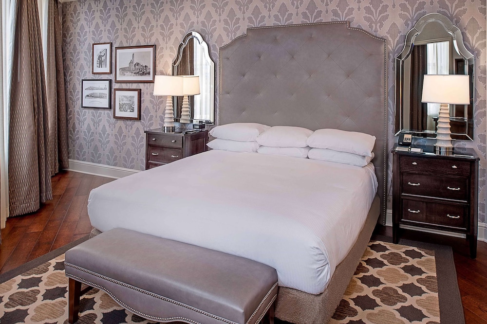 St. Louis Union Station Hotel Curio Collection By Hilton 28/82
