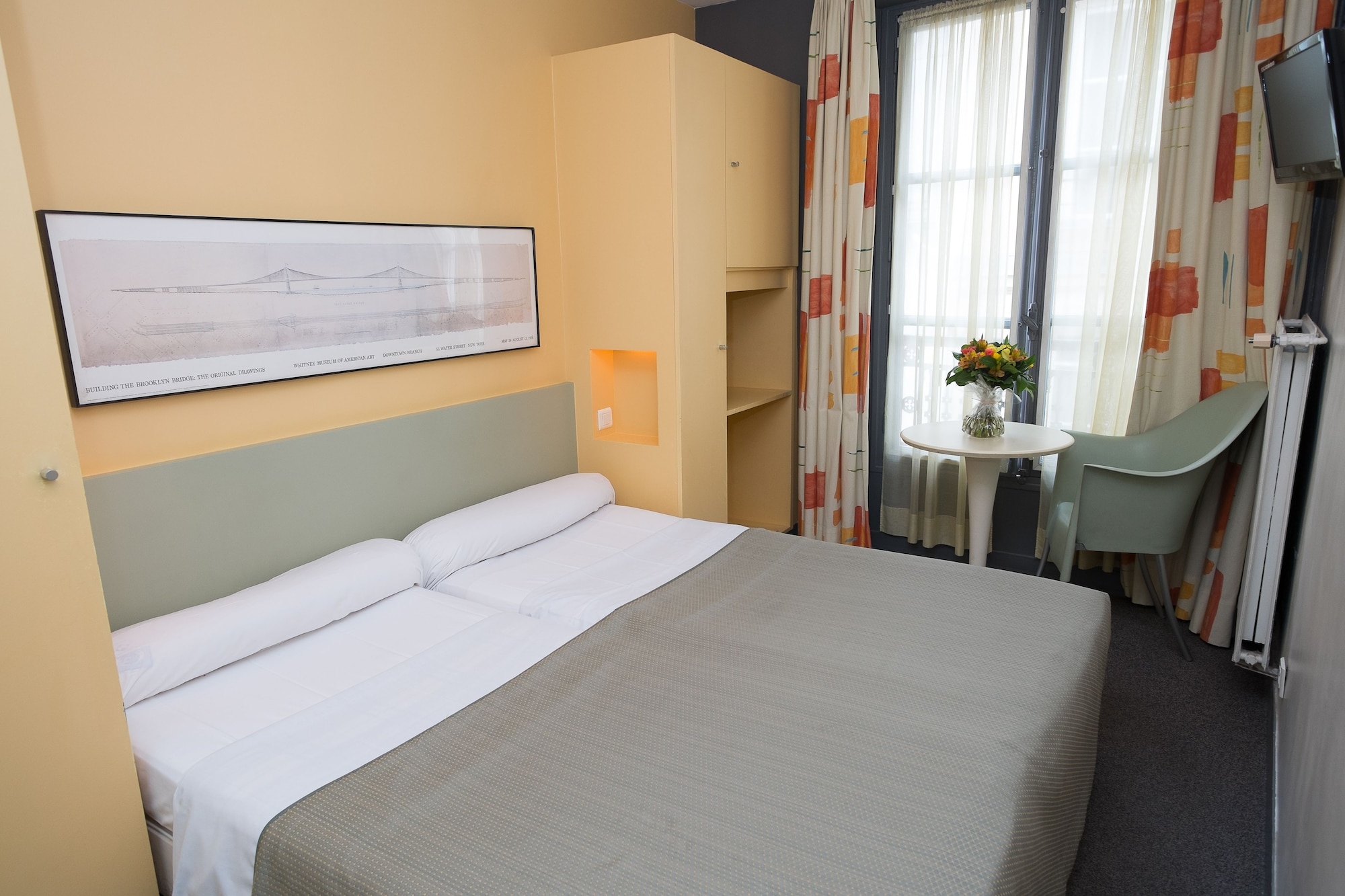 SUPERIOR, DOUBLE OR TWIN BED