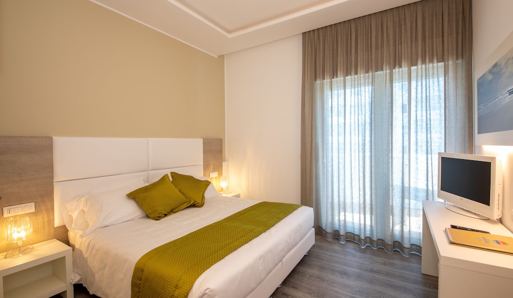 Hotel Aurora 7/50