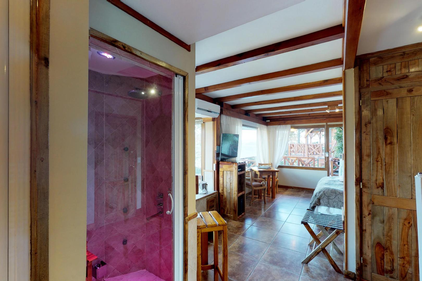 Master, Spa, Suite, Lake View