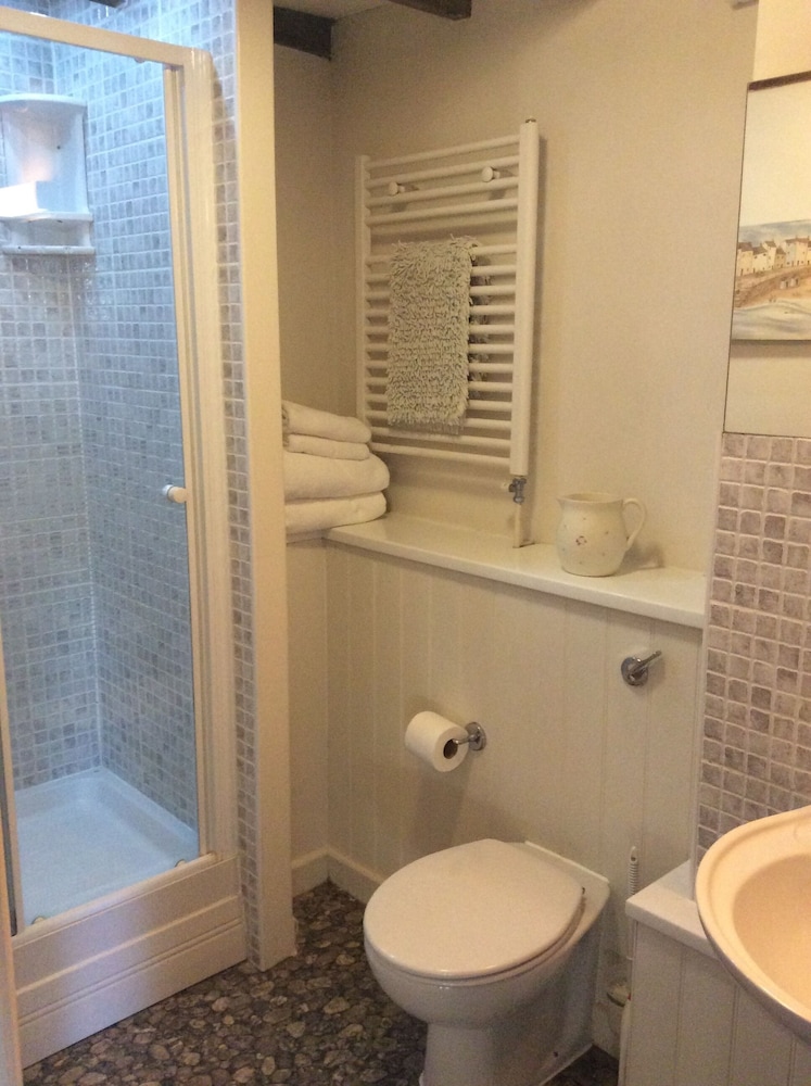 Manor Guest House 45/50