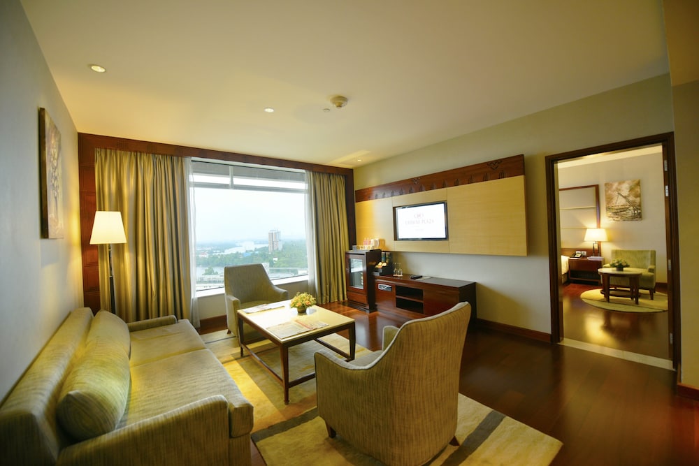 CROWNE PLAZA KOCHI 40/77