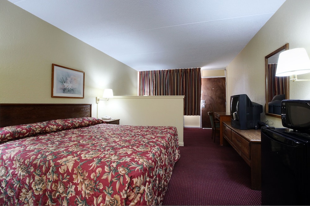 Americas Best Value Inn & Suites Greenville 7/16