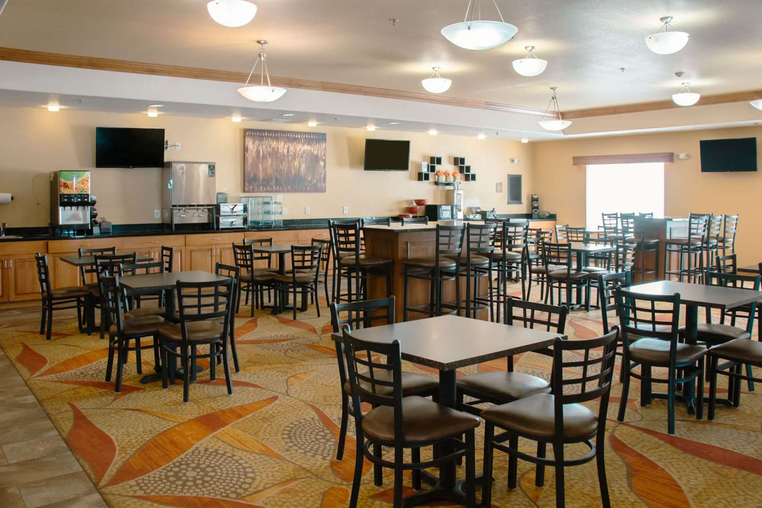 Comfort Inn & Suites Grand Forks near Alerus Center 25/27