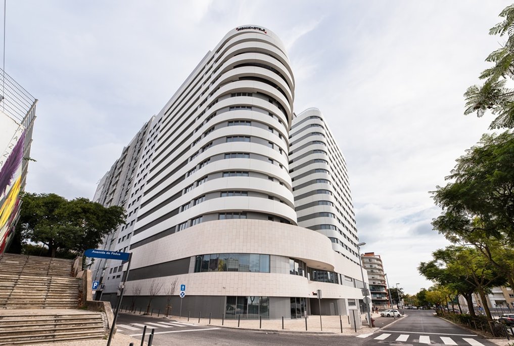 Ikonik Lisboa 3/50