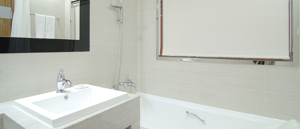 The Class 300 Hotel and Condominium 35/36