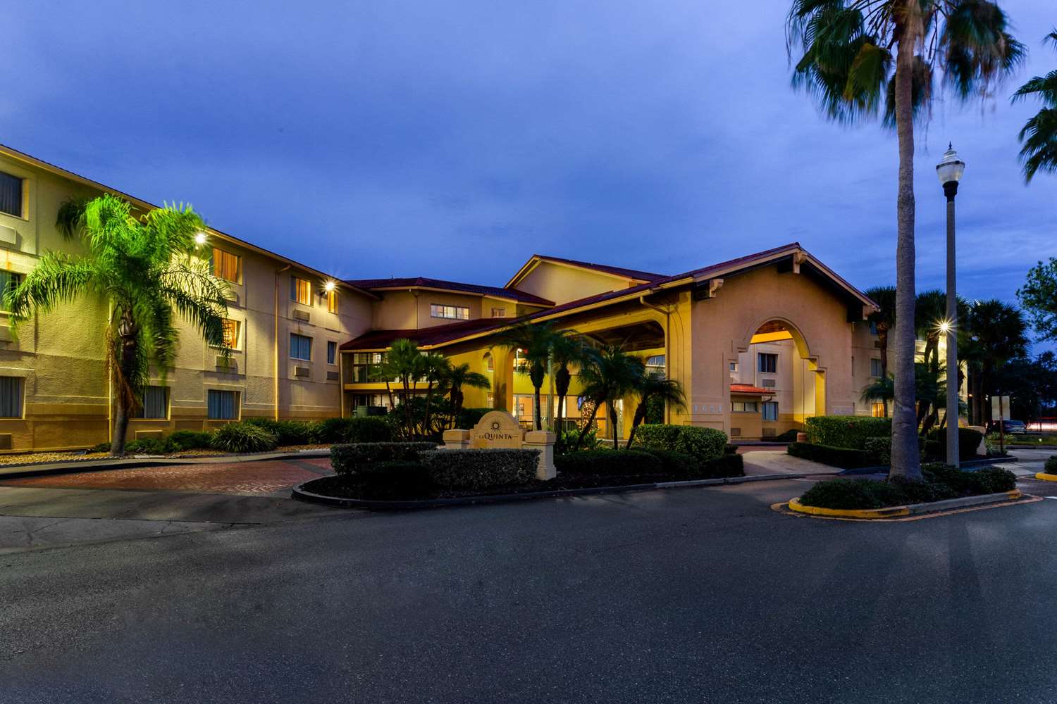 La Quinta Inn & Suites by Wyndham St. Pete-Clearwater Airpt 5/51