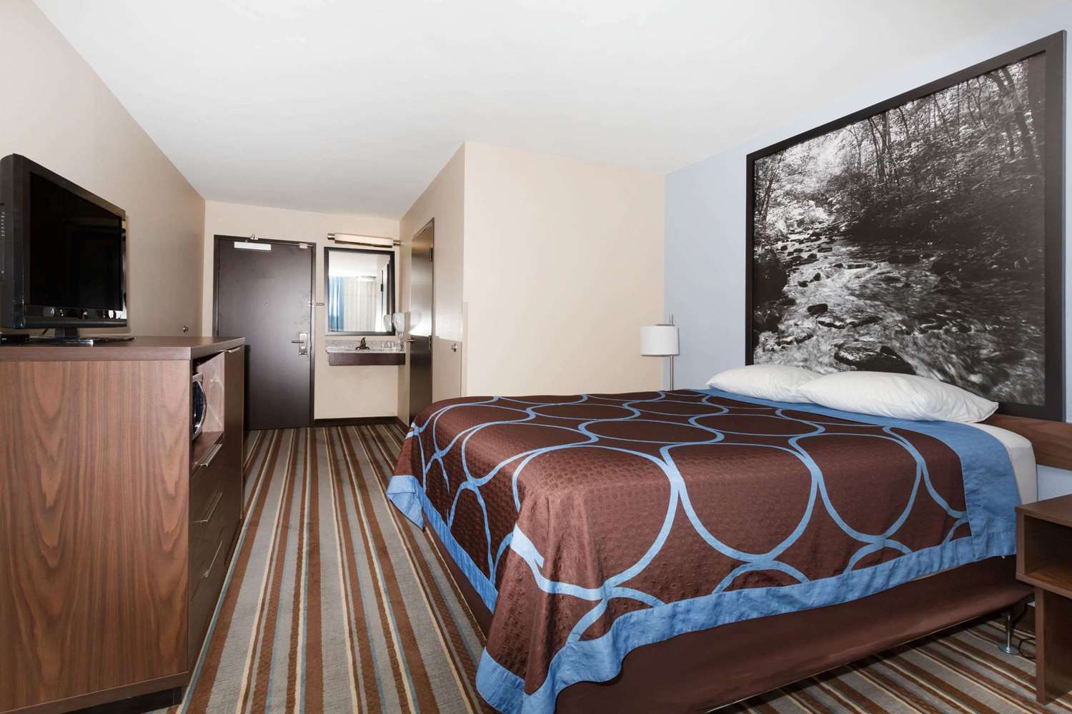 Super 8 By Wyndham Longmont/Twin Peaks 3/10