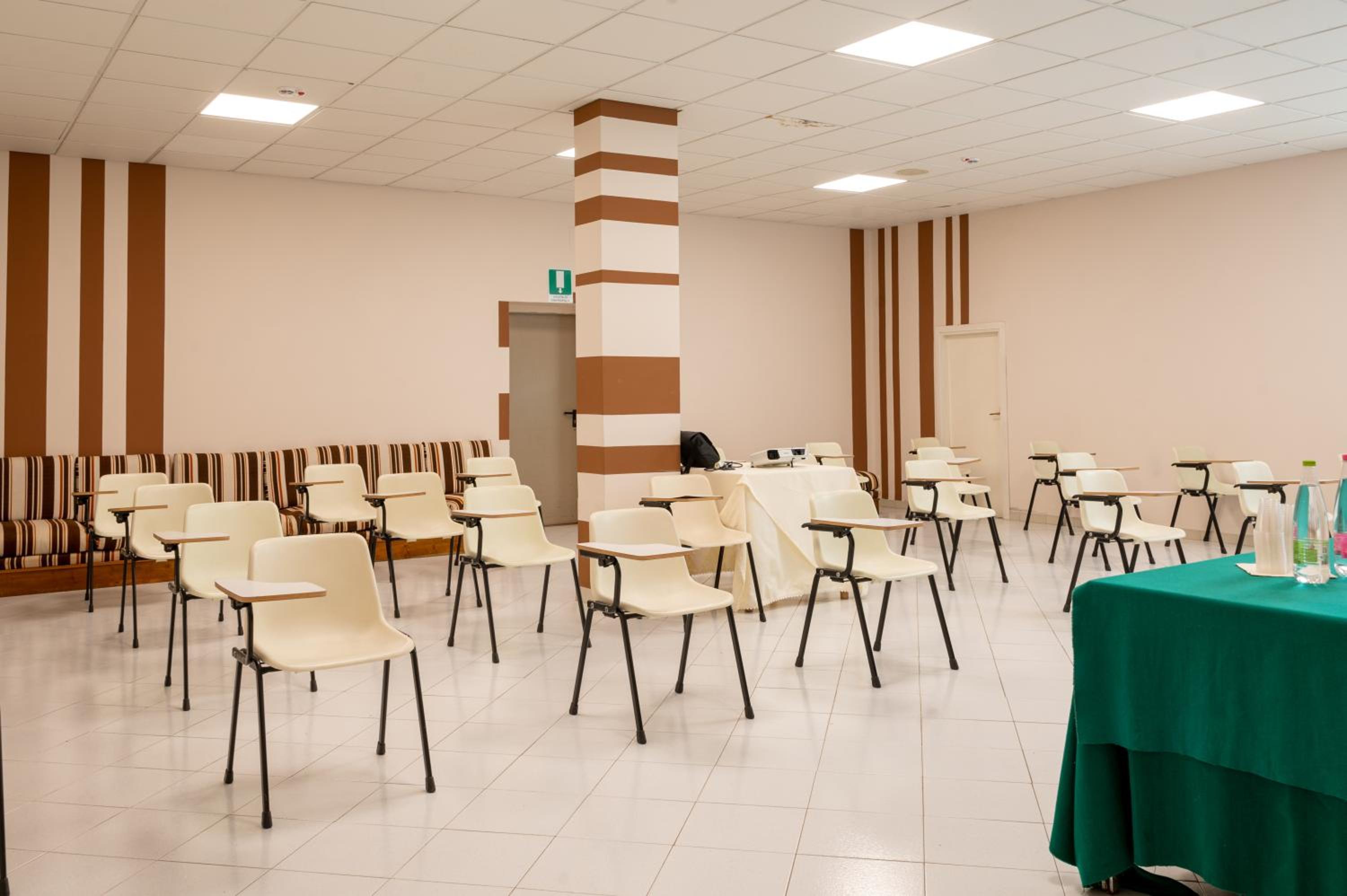 HOTEL DUCA DELLA CORGNA 41/51