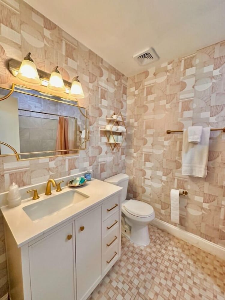 Malibu Resort Motel 50/50