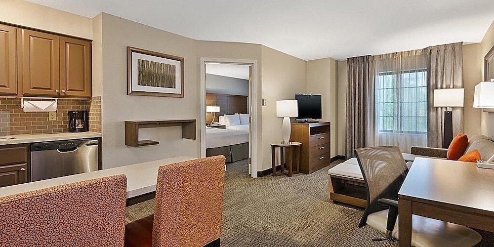 STAYBRIDGE SUITES KALAMAZOO 30/52