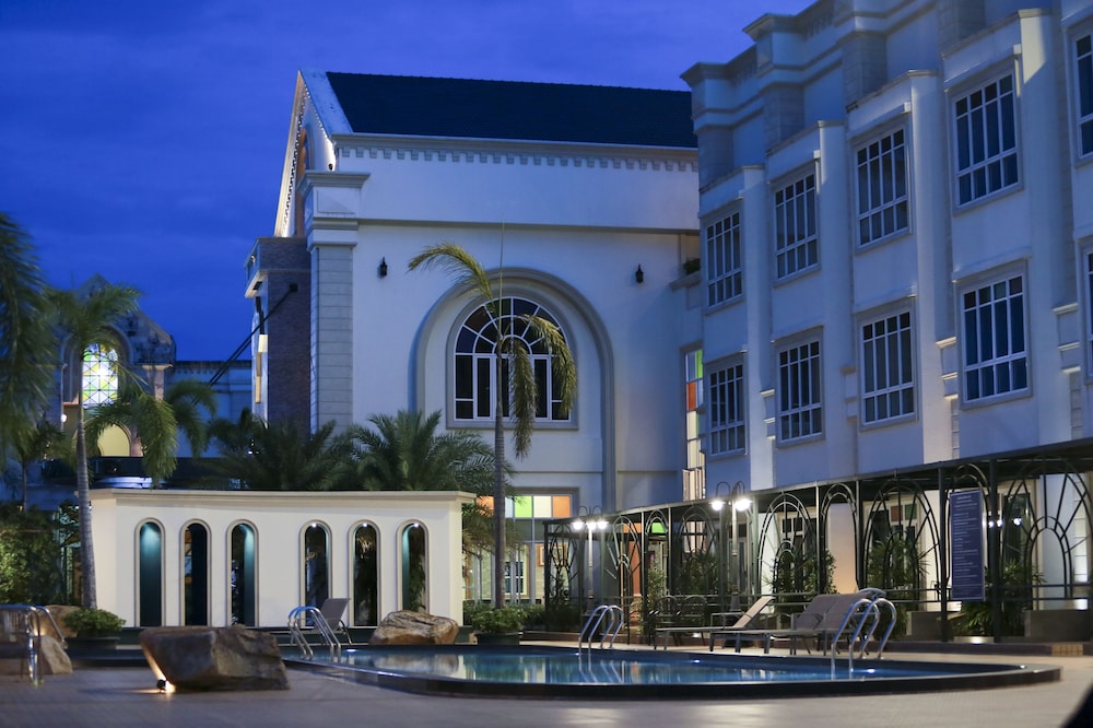 Erawan Hotel 6/66