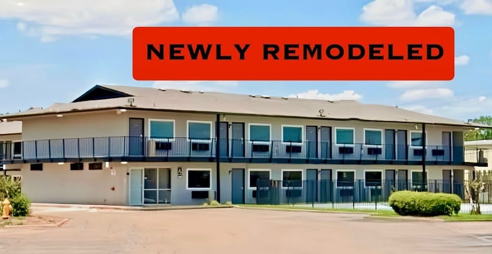 Studio City Suites, a Travelodge by Wyndham 4/37