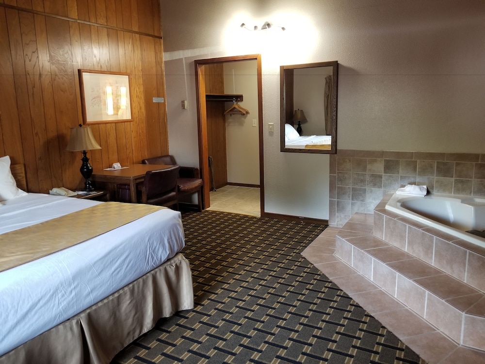 Americas Best Value Inn Hinckley 13/25