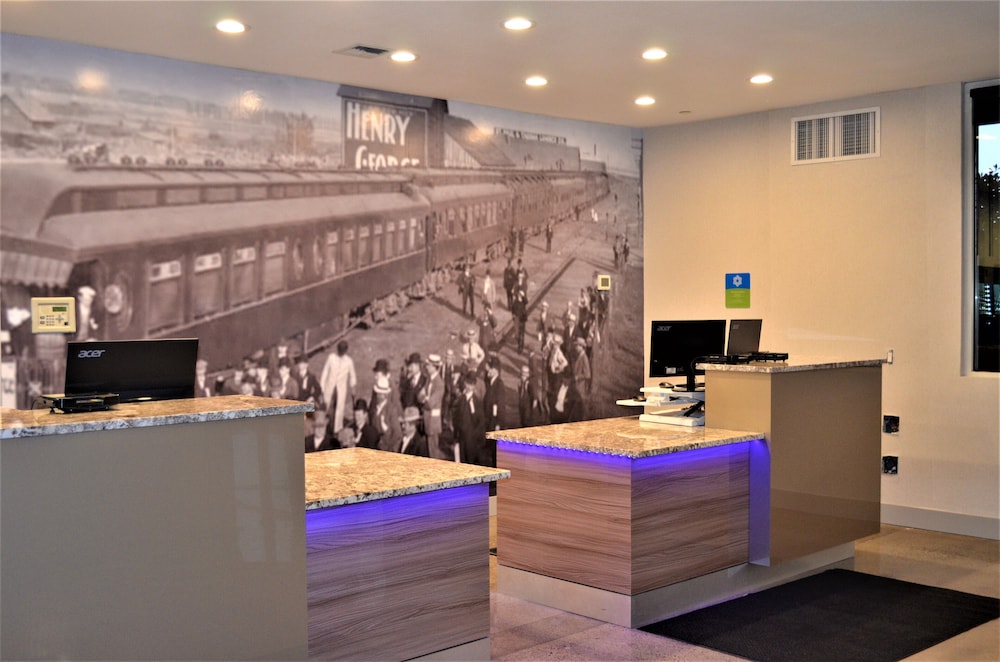 Richland Riverfront Hotel, Ascend Hotel Collection 8/65