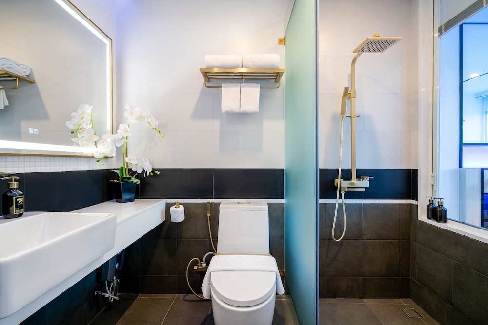 Ratri Hotel Phuket Old Town 43/47