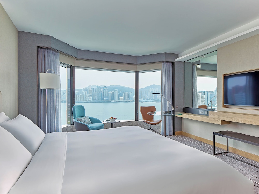 Elite, Twin Beds, Harbour View, Club Lounge Access, New World Millennium Hong Kong 3/9