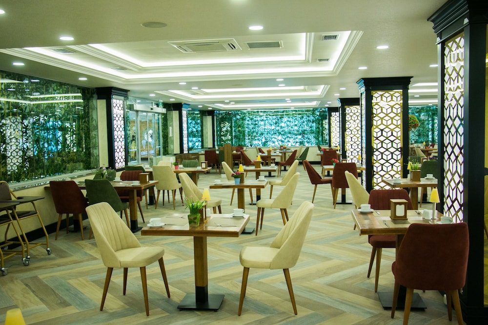 Wyndham Baku 38/50