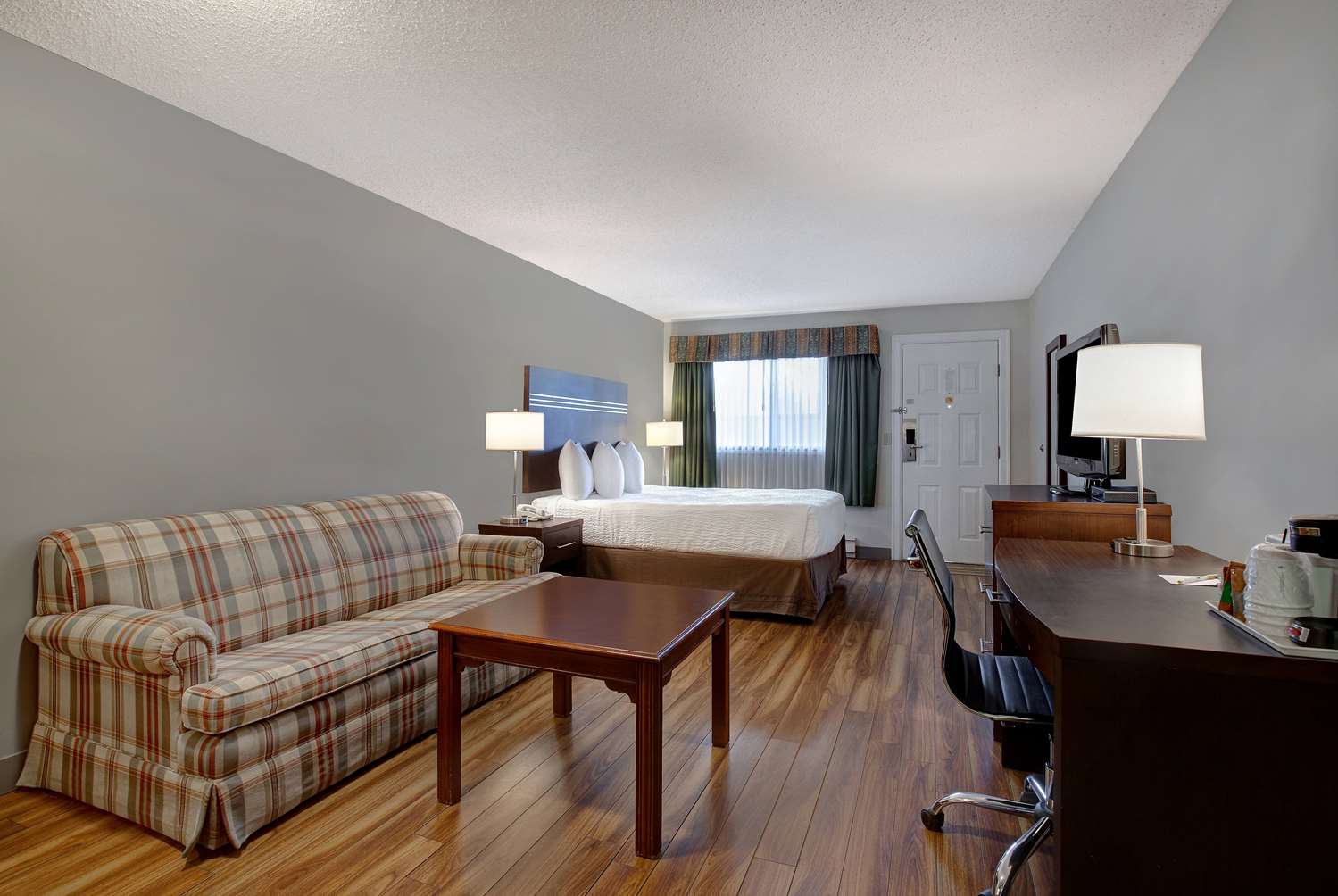 Days Inn By Wyndham Vernon 24/31