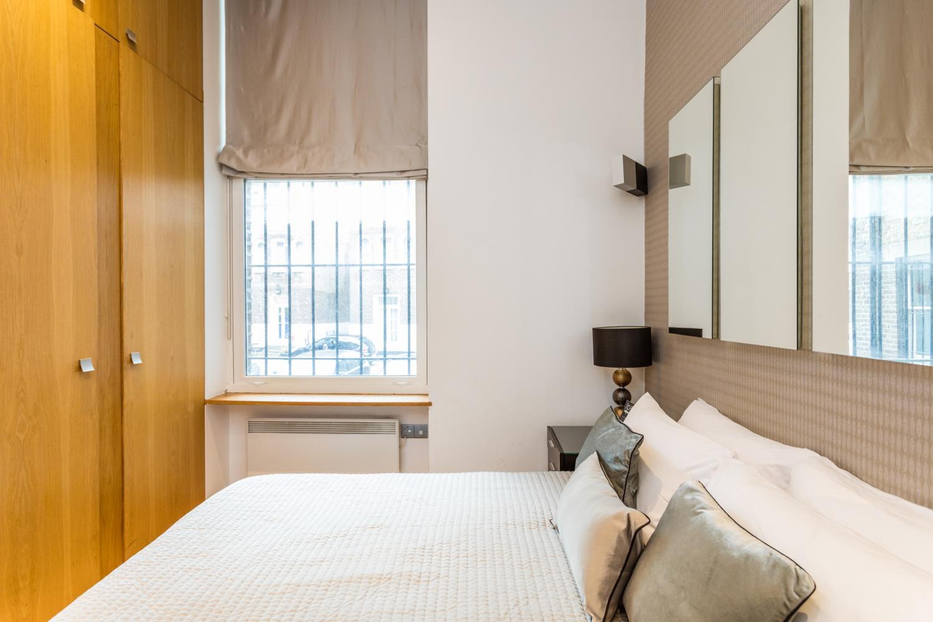 Duplex, Studio