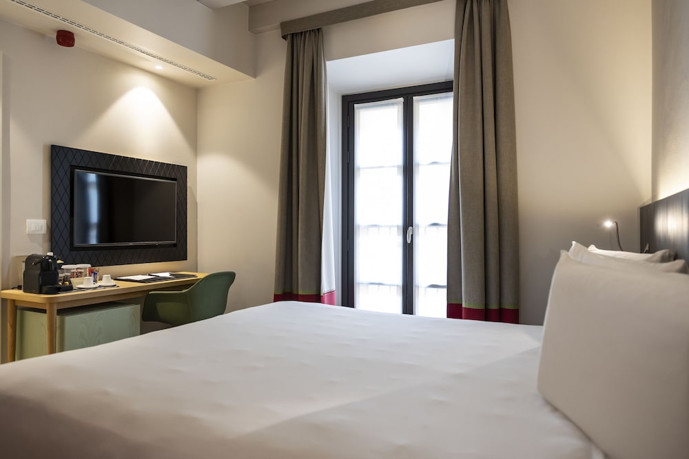 Savona 18 Suites 17/74