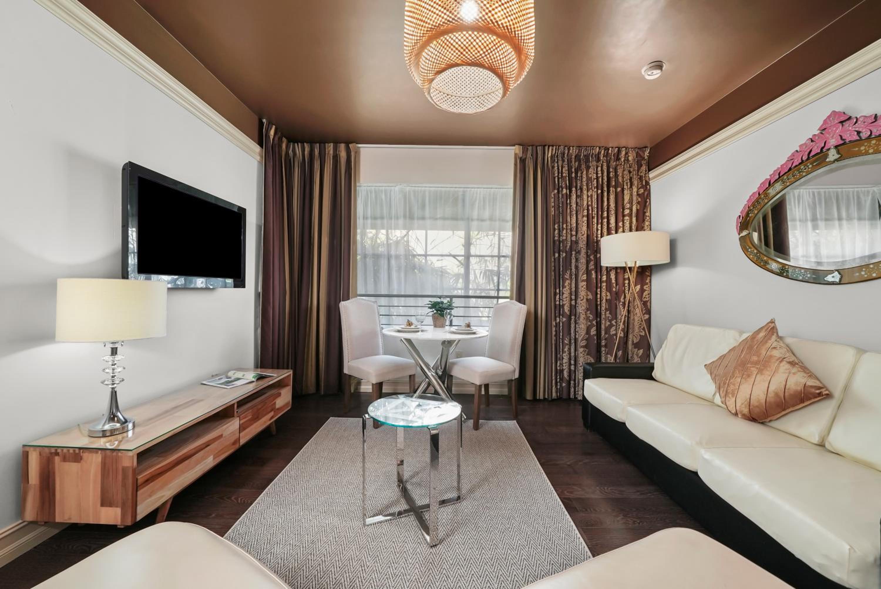 1 Bedroom, Suite, 2 Queen Beds, Riviera Suites South Beach 7/10
