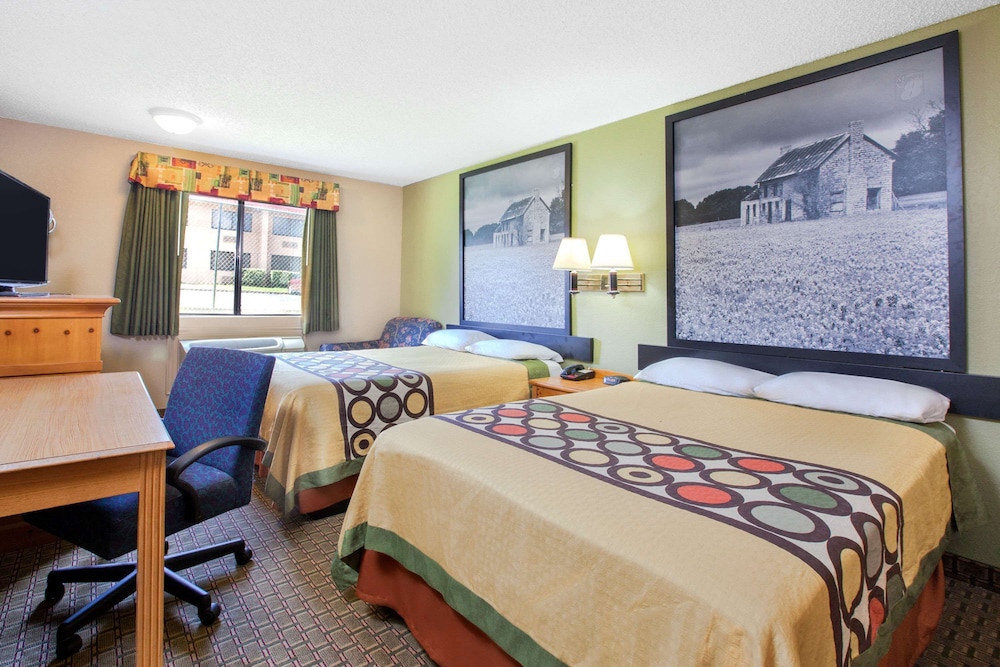 Super 8 by Wyndham Sherman 9/17