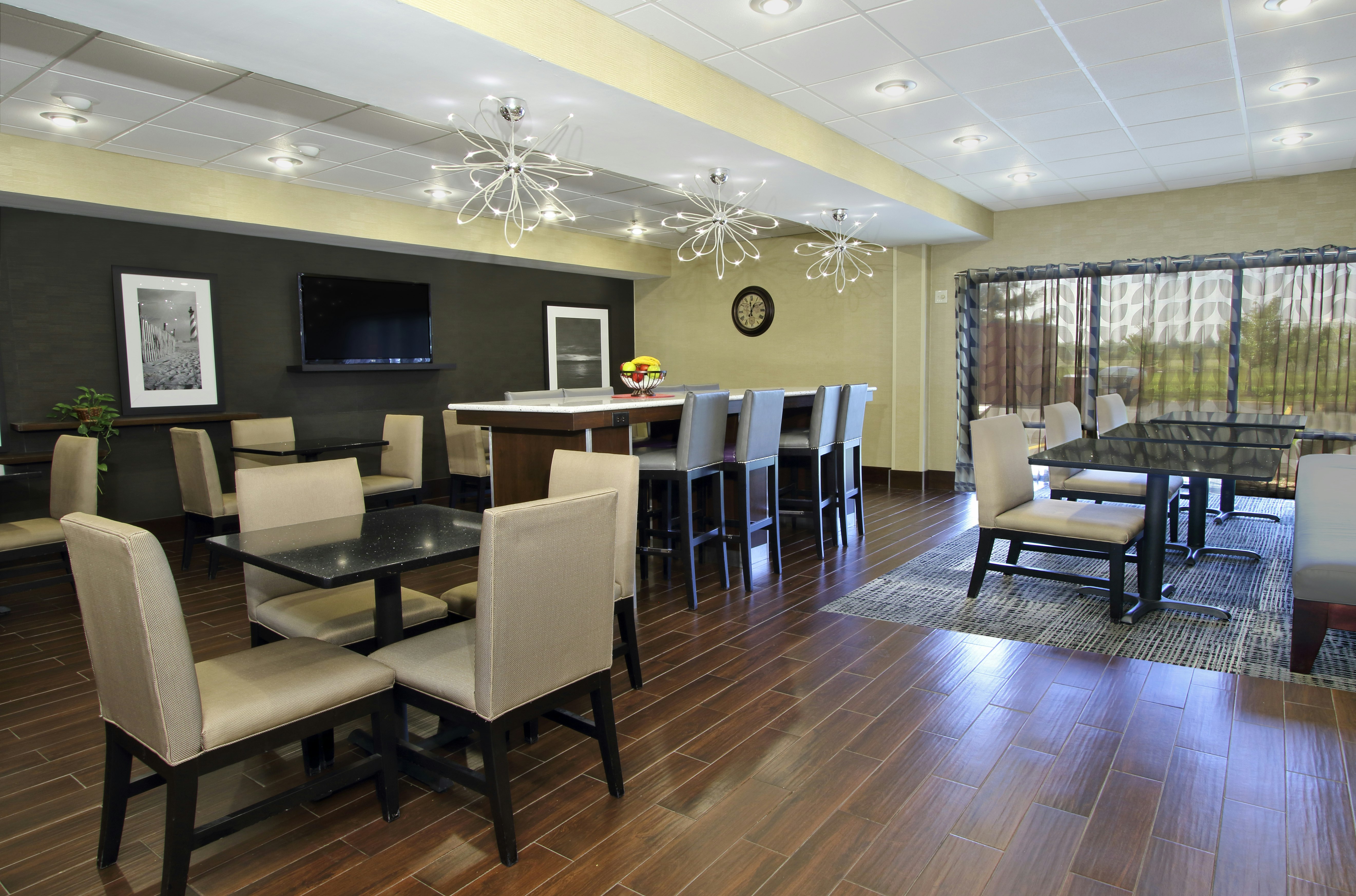 Hampton Inn Ashtabula 38/47