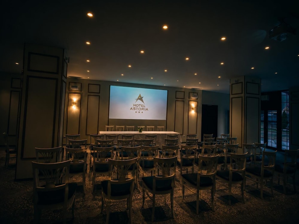 Astoria Hotel 39/50