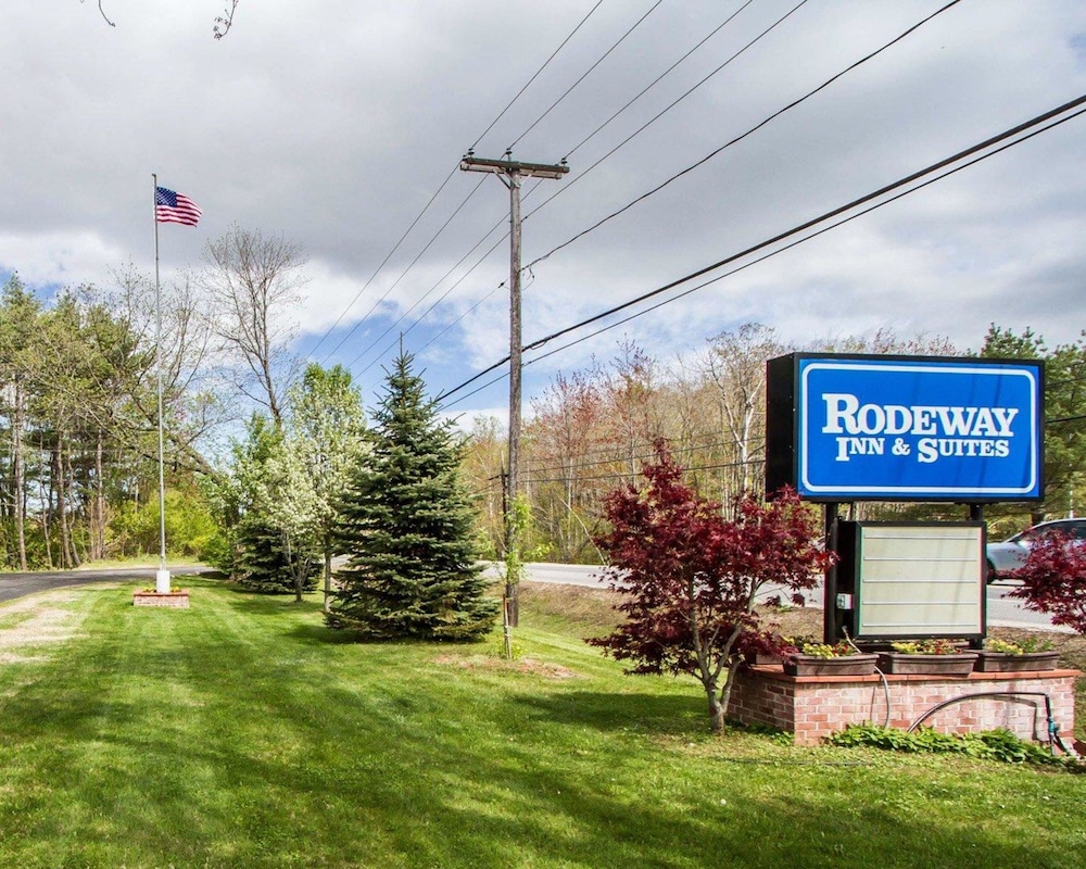 Rodeway Inn & Suites Brunswick Near Hwy 1 21/36