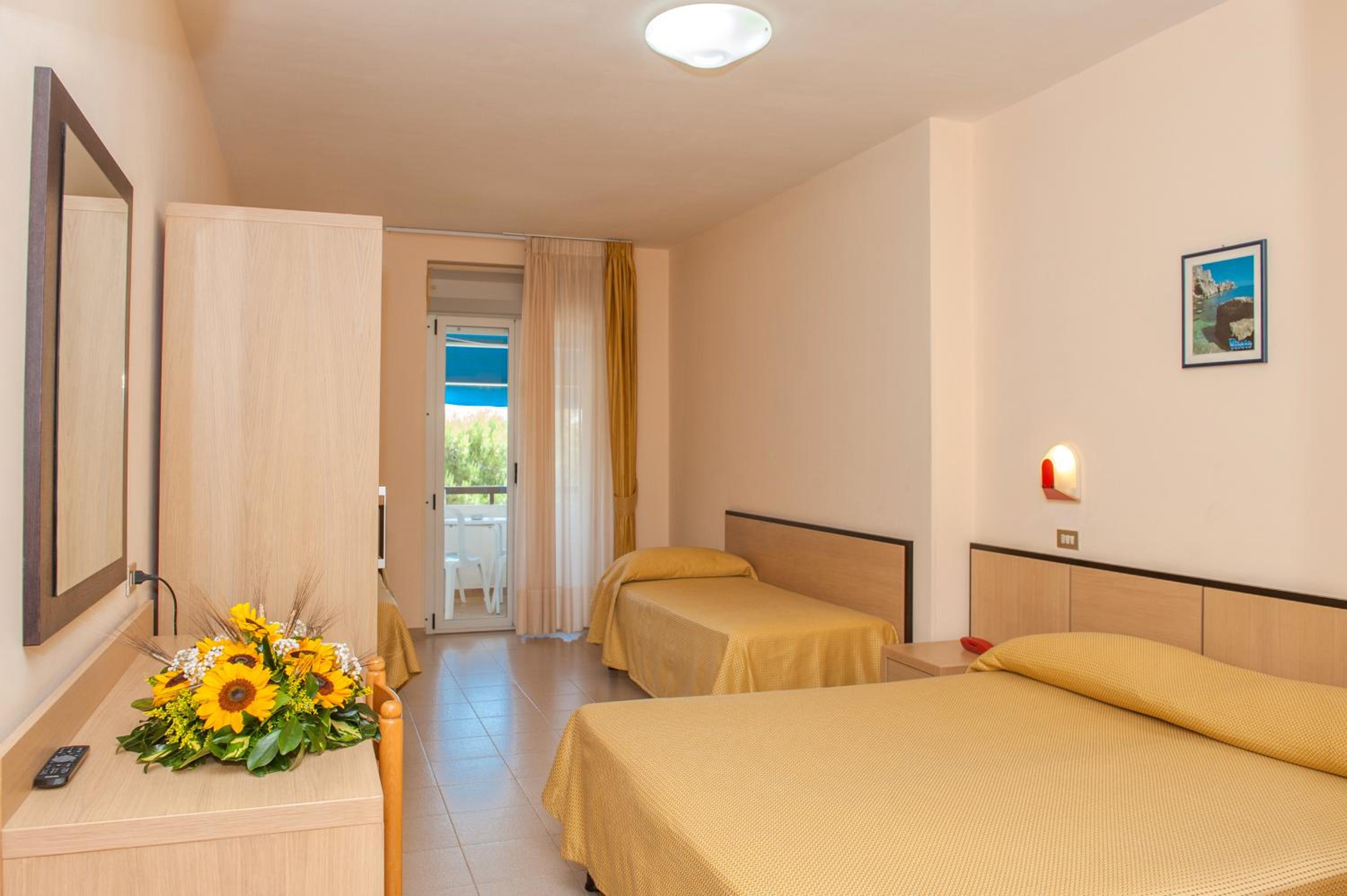 غرفة رباعية، Hotel Cristalda 3/9