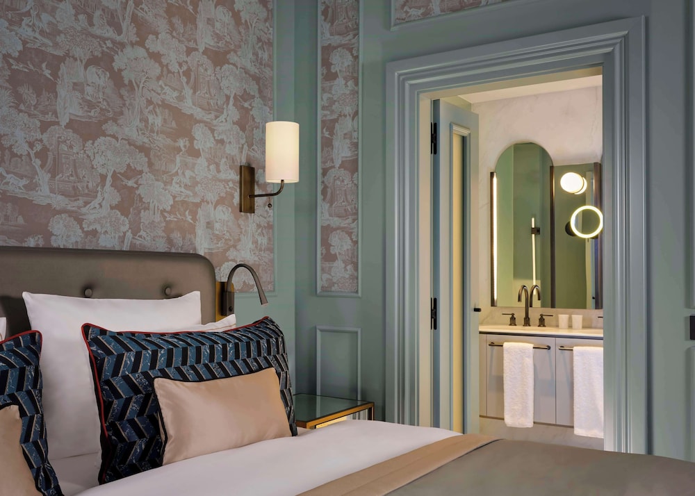 Palais, King Bed, with View