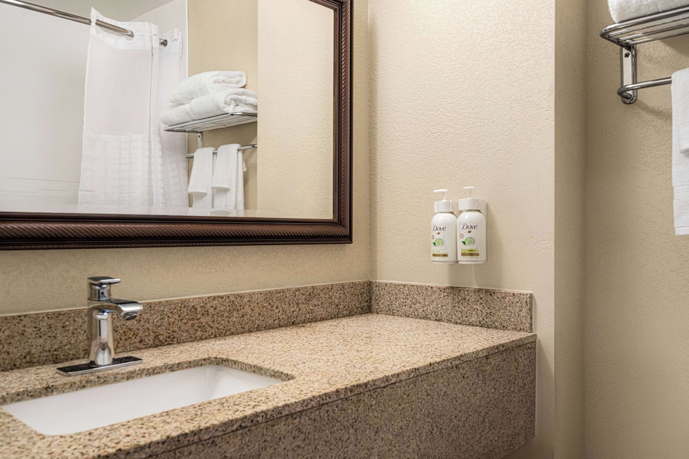 غرفة قياسية بسريرين كوين، Baymont By Wyndham Georgetown 7/7