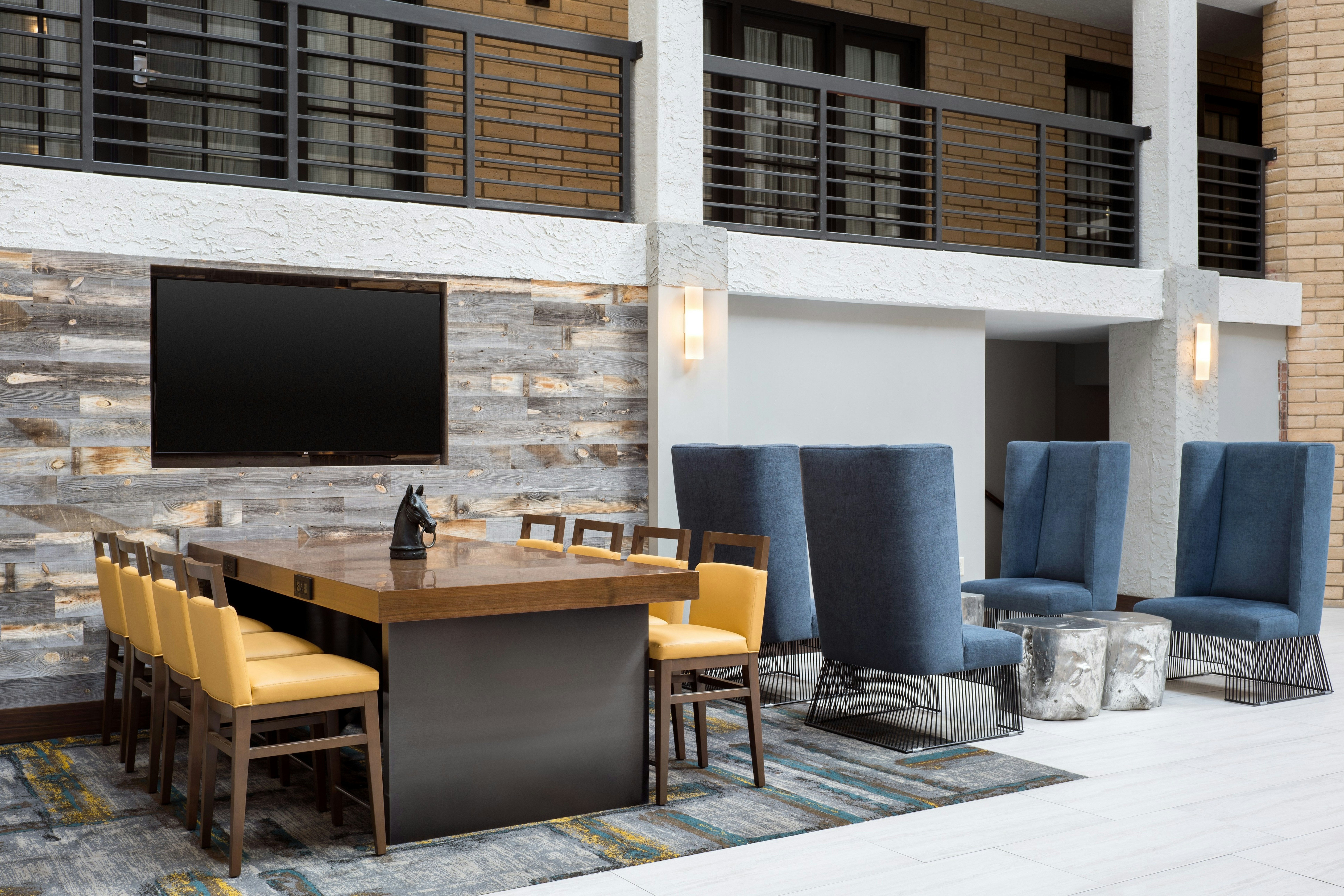 Embassy Suites Austin Central 64/67