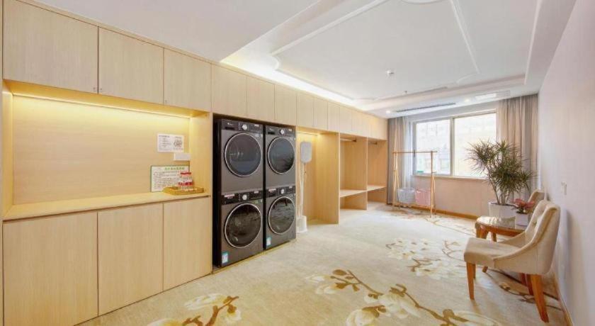 Outsky Hotel 27/50