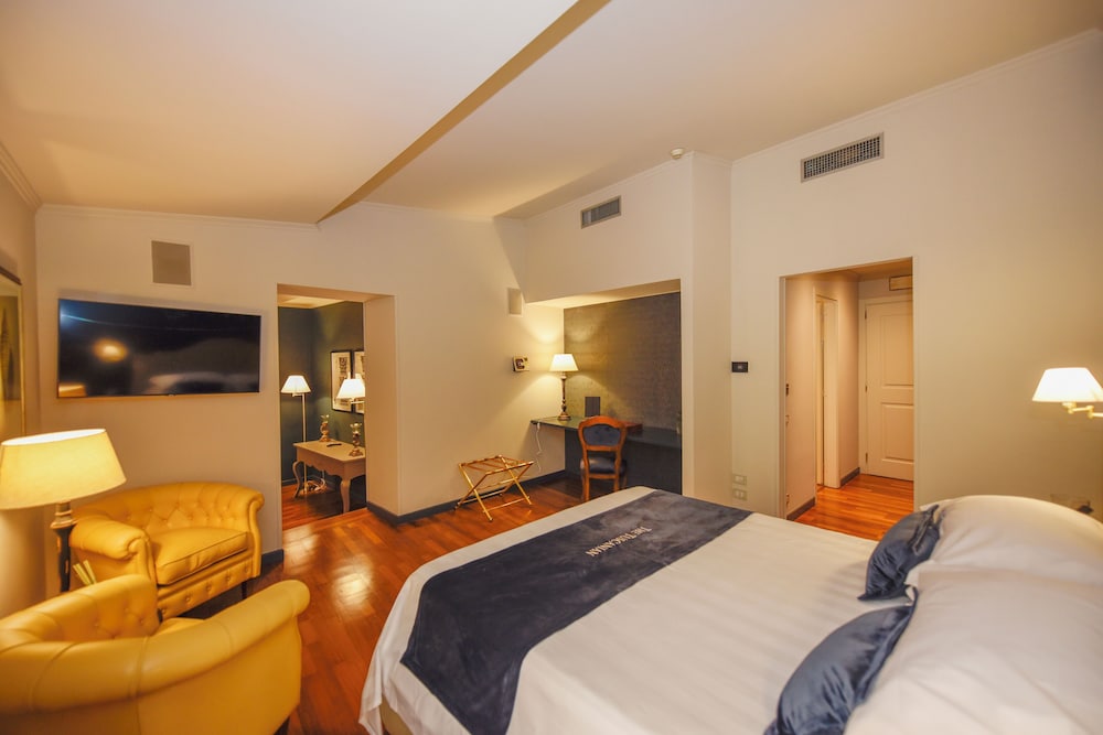 DELUXE, SUITE