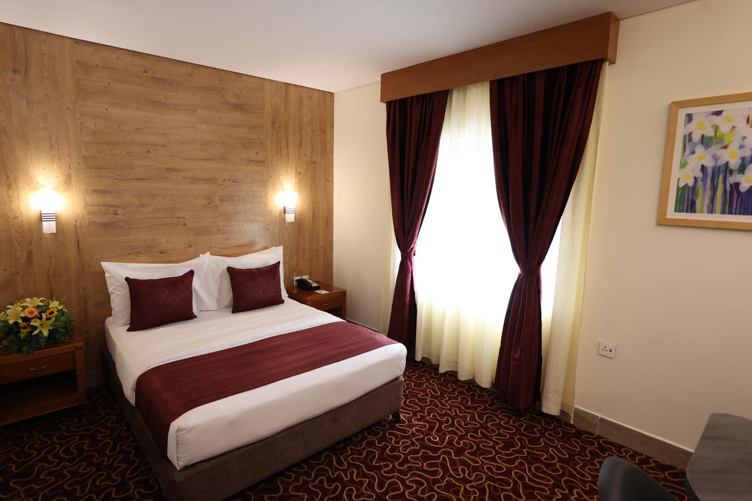 غرفة سوبيريور بسرير مزدوج، GENEVA HOTEL 5/10