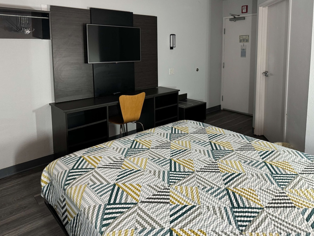 Motel6 Brownsville, TX 57/70