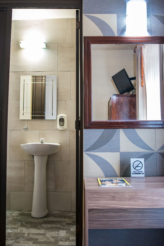 Hotel Estefania 38/45