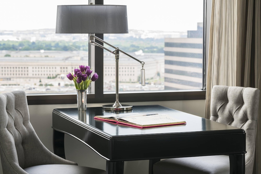 Ritz Carlton Pentagon City 26/59