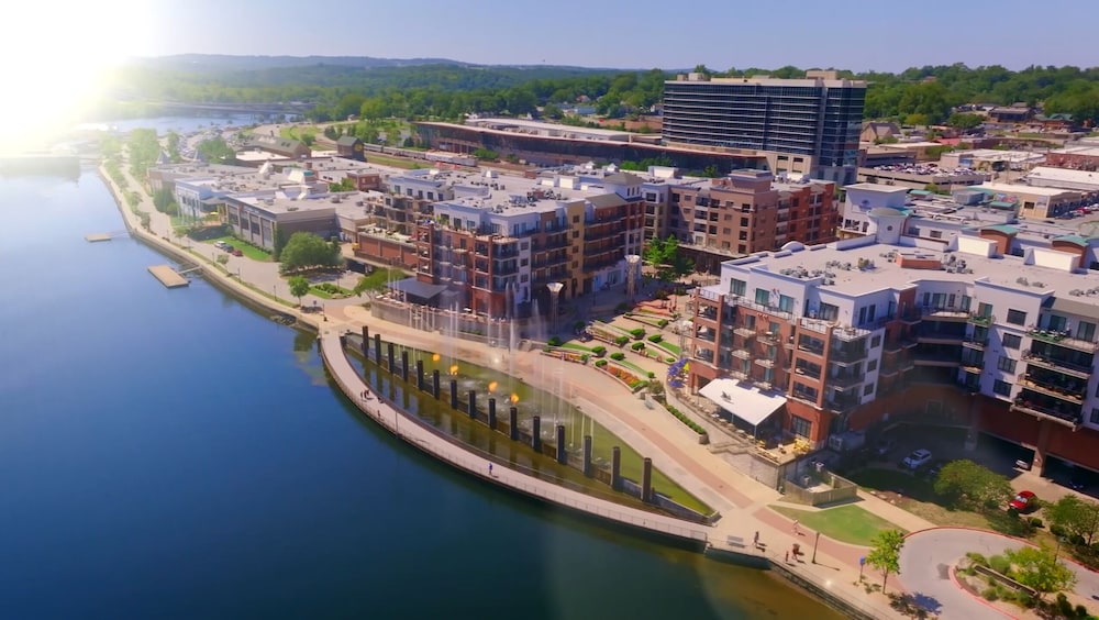Hilton Promenade At Branson Landing in BRANSON - MO