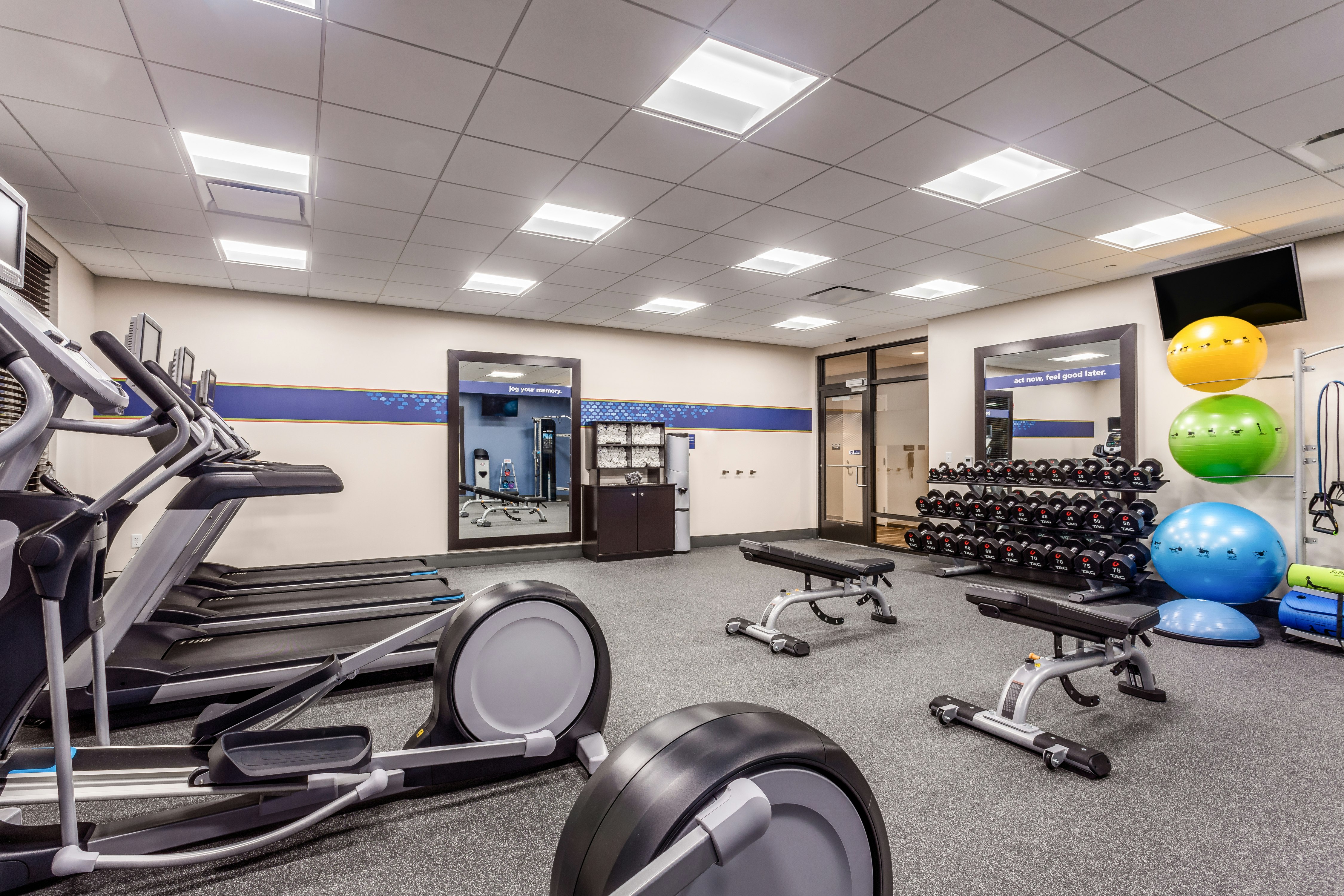 Hampton Inn & Suites Kittery-Portsmouth 25/45