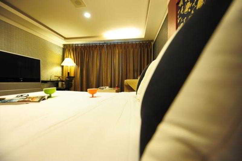 Metro Tourist Hotel 13/31