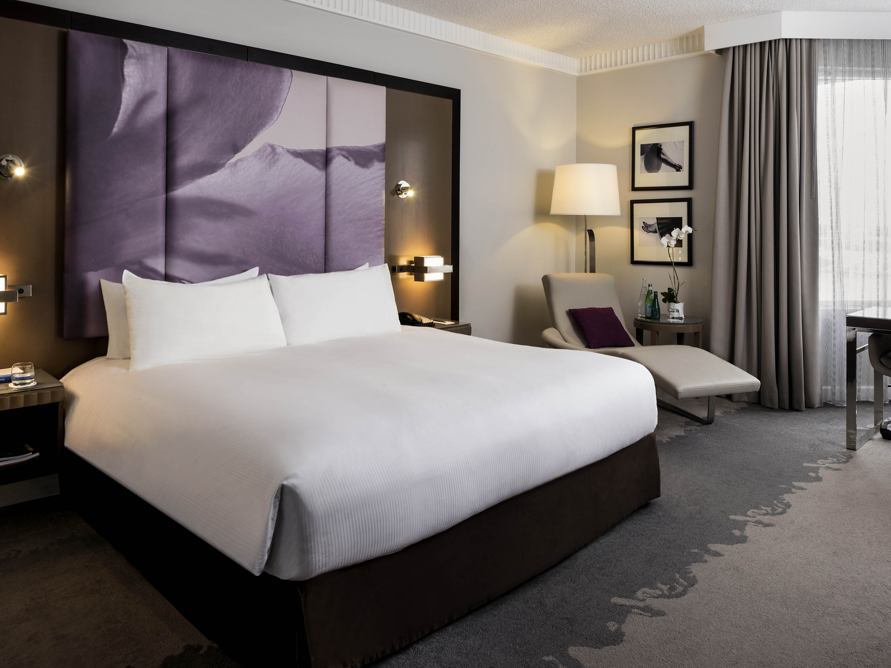 DELUXE, KING BED, WITH VIEW, LAGOON SIDE OR TOP FLOOR