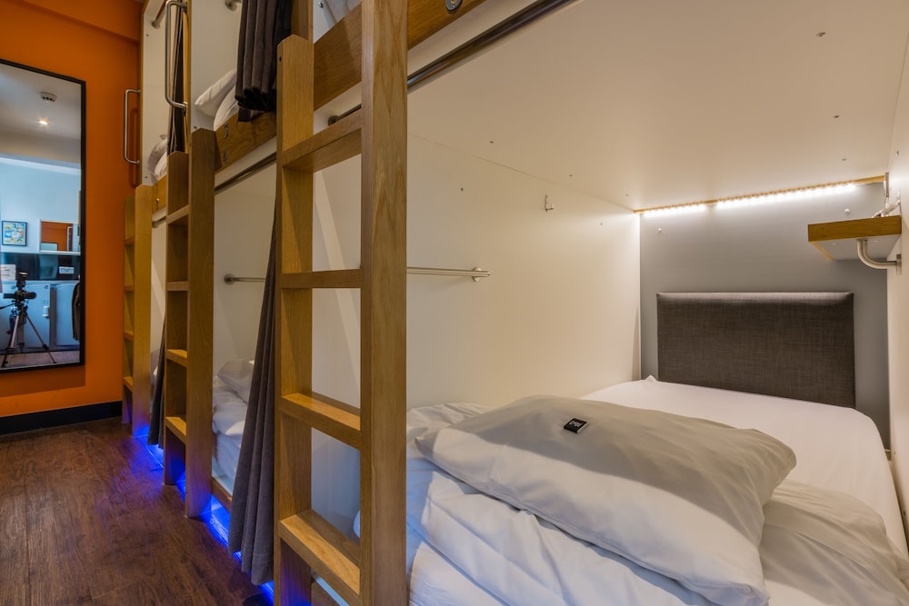 Code Hostel Edinburgh 10/38