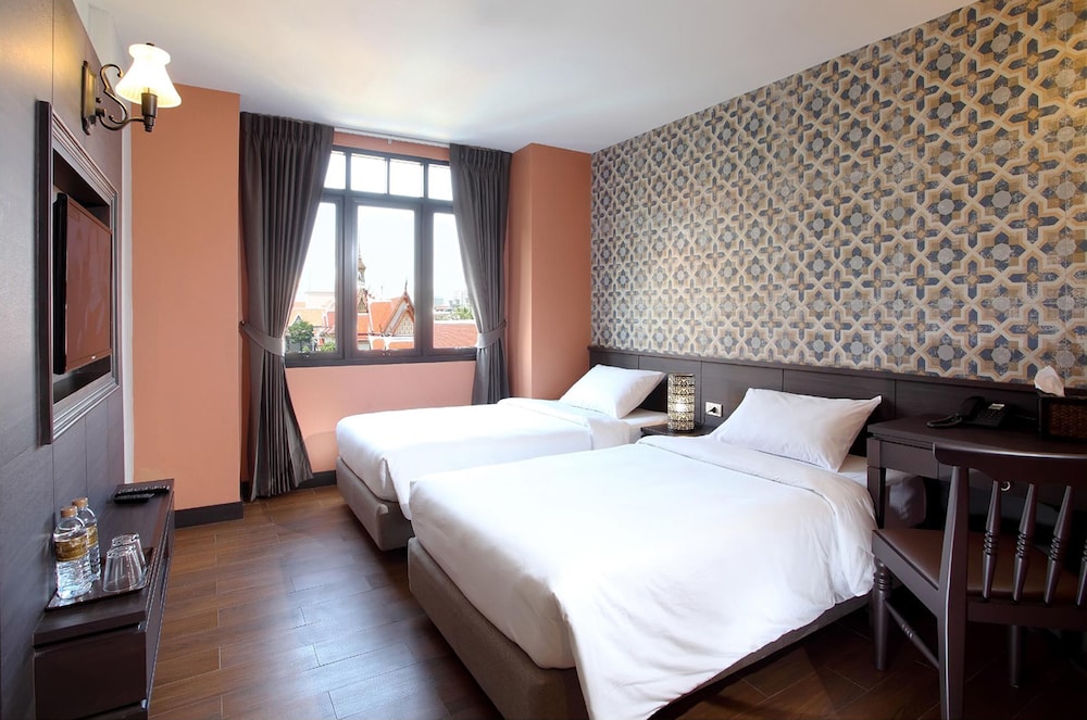 PREMIER, TWIN BEDS