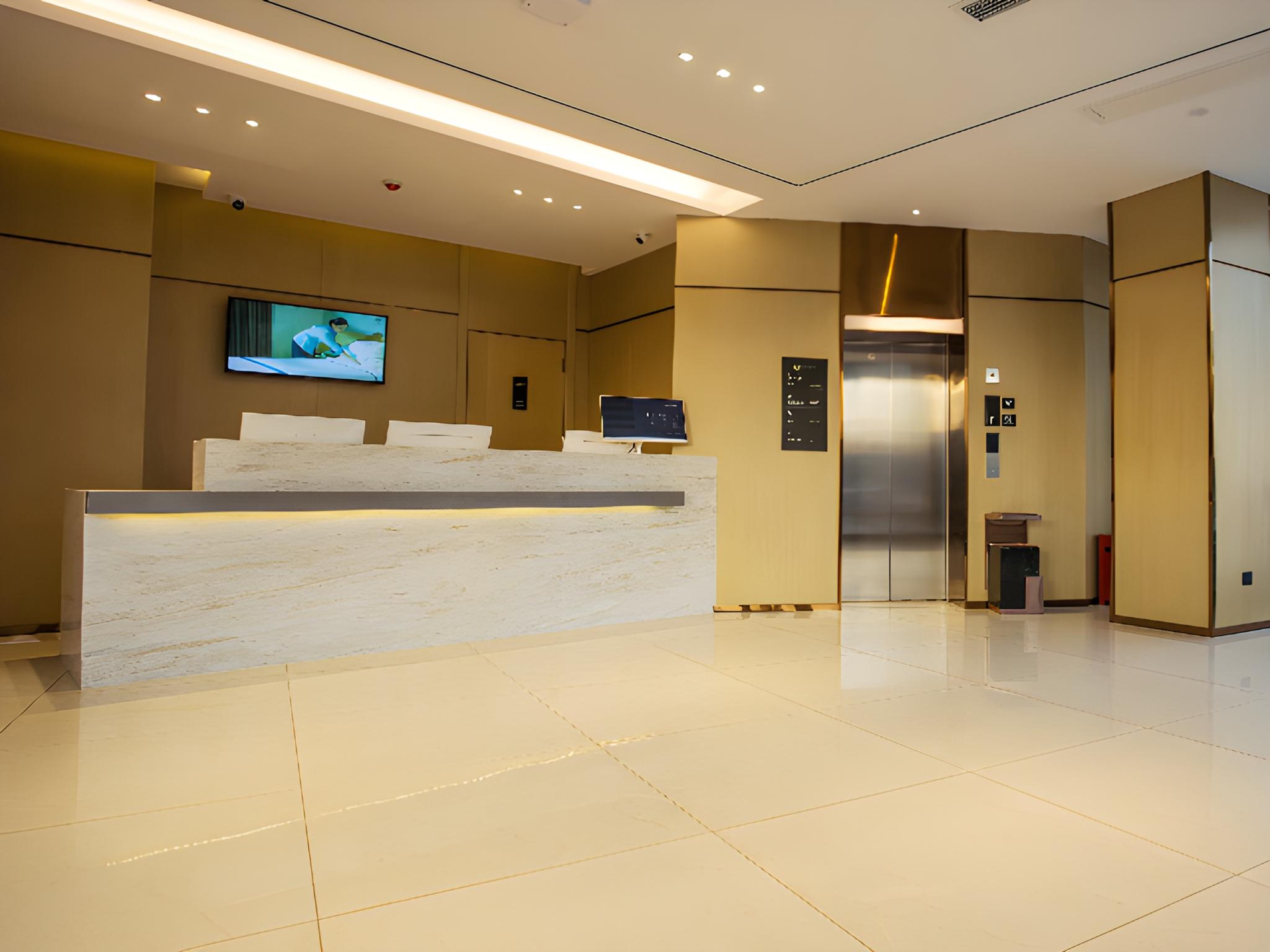 City Comfort Inn (Baoding Railway Station Store) 10/28