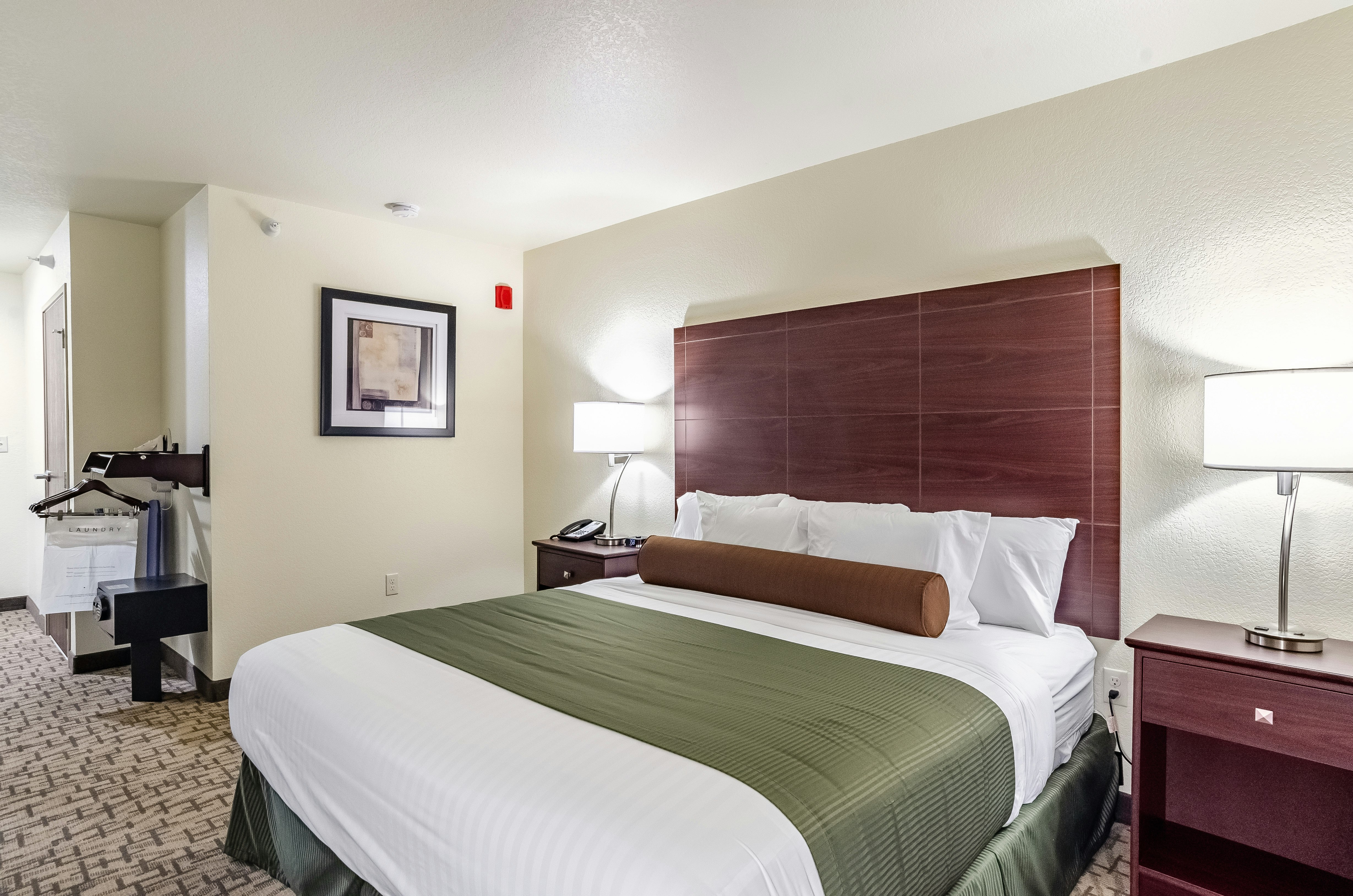 Cobblestone Inn & Suites - Bridgeport 8/24