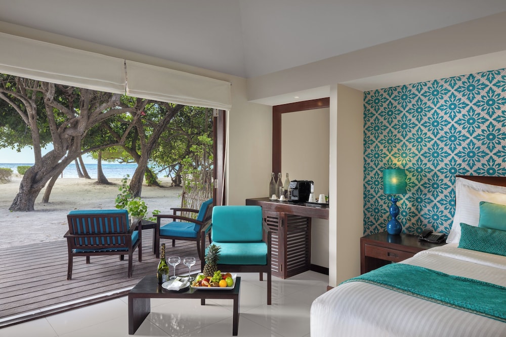 2 Bedrooms, Sunset, Family, Villa, 1 King and 1 Single Beds، Adaaran Select Hudhuran Fushi 4/9
