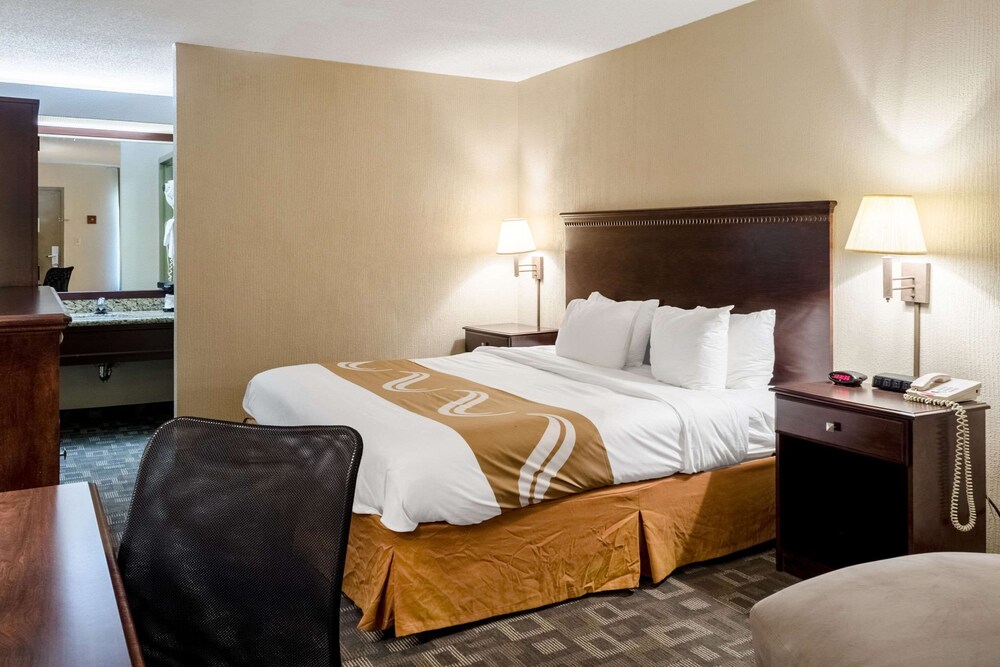 غرفة قياسية بسرير كينج للمدخنين، Quality Inn Moss Point - Pascagoula 8/10